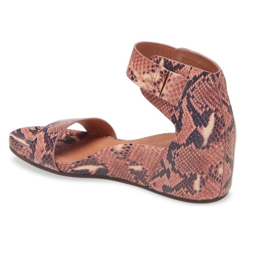 NEW Gentle Souls Leather Reptile Mauve/Black Print Wedge Sandal Size 6.5 NWOB - Picture 5 of 13
